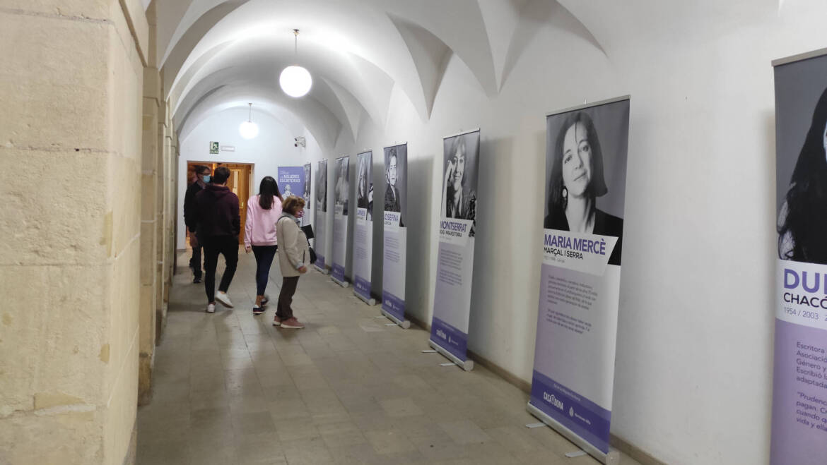 Casa de la Dona pone a disposición de los centros educativos la exposición “Mujeres Escritoras” e impulsa junto a la UMH dos cursos gratuitos online para promover la igualdad de género