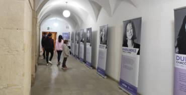 Casa de la Dona pone a disposición de los centros educativos la exposición “Mujeres Escritoras” e impulsa junto a la UMH dos cursos gratuitos online para promover la igualdad de género