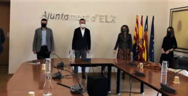 La nueva junta directiva de ELCHE PIENSA muestra en el Ayuntamiento su voluntad de colaboración en proyectos de desarrollo para el progreso del municipio