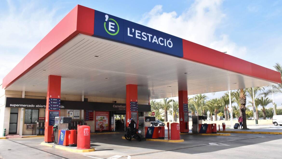 Pimesa da un nuevo impulso a la gasolinera de la Estación de Autobuses con más servicios y precios más competitivos