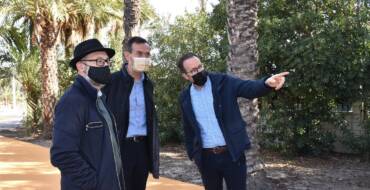 El Ayuntamiento de Elche restaura 5.000 m2 de superficie de la ruta del Palmeral para revalorizar el patrimonio