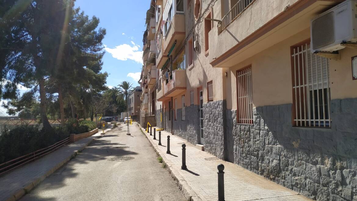 La Junta de Gobierno Local sacará a concurso las obras para estabilizar la ladera del Vinalopó y rehabilitar la calle Muhammad Al Safra