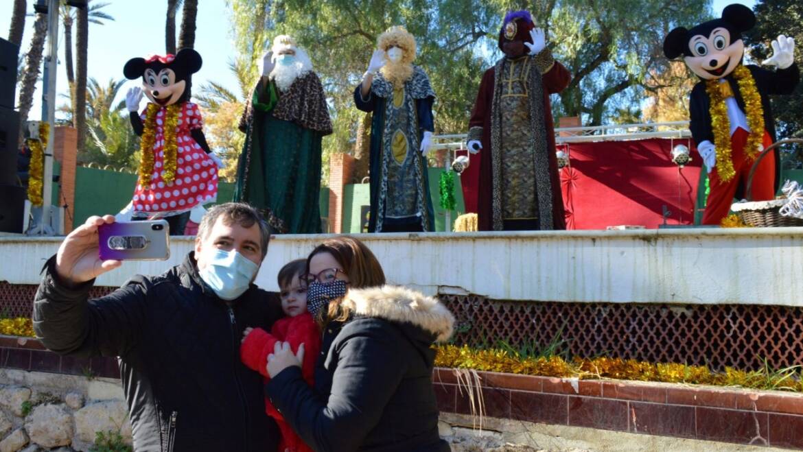 Los Reyes Magos también reciben desde hoy a los niños en la Rotonda del Parque Municipal