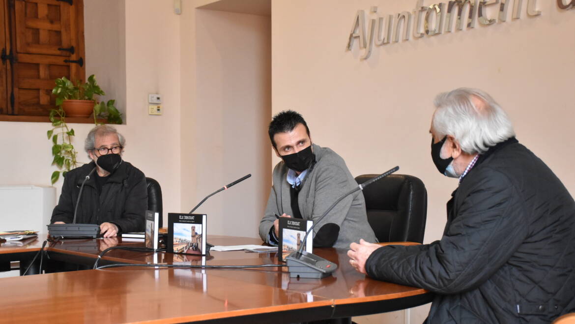 Más de 40 dibujantes participan en el libro ‘Elx Dibuixat: Amb la mirada de Cuadernos Viajeros’