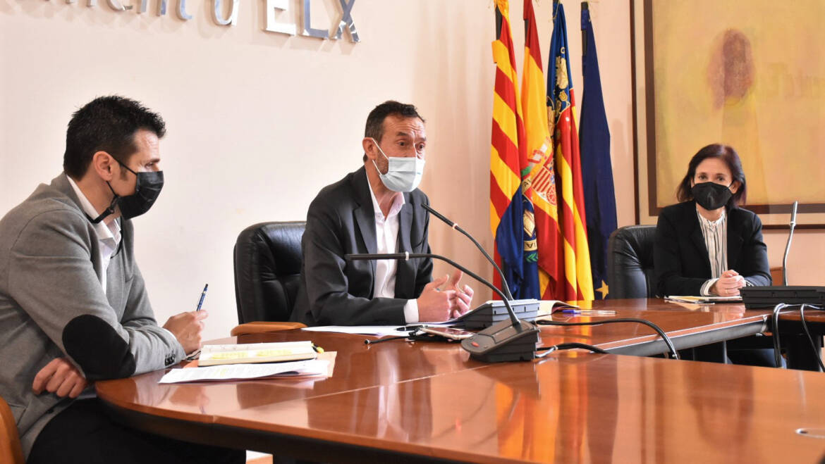 El Ayuntamiento amplía hasta el 12 de marzo el plazo para pedir las ayudas Paréntesis y exime a los solicitantes de estar al corriente de las obligaciones fiscales y con la Seguridad Social