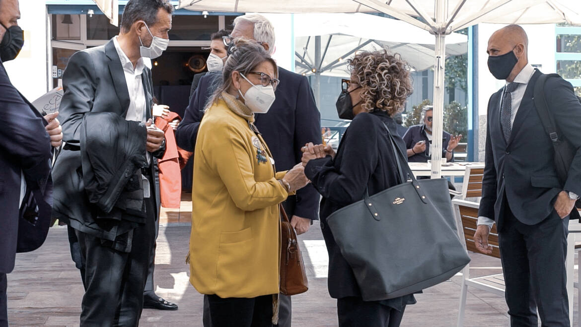 L’alcalde d’Elx es reuneix amb l’eurodiputada Rodríguez-Piñero i els empresaris del calcer per a analitzar vies d’accés als fons europeus