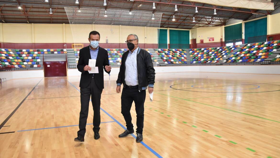 La nueva pista del pabellón Esperanza Lag permite albergar competiciones federadas de primer nivel