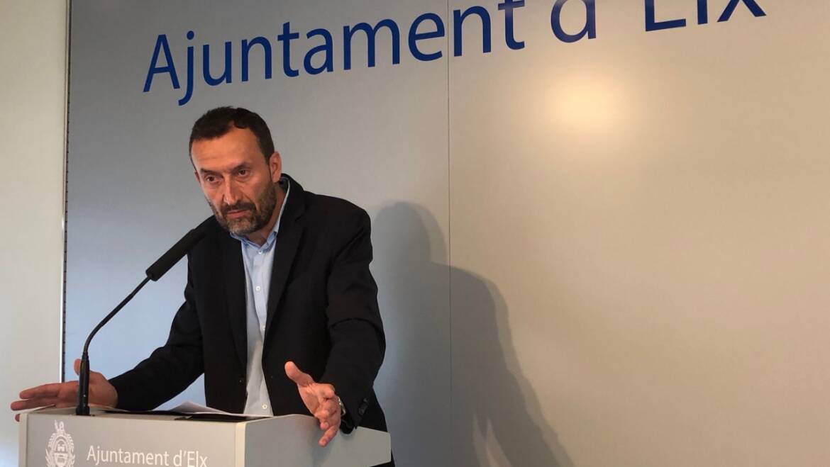 Elche impulsará junto a otros municipios zapateros un acuerdo institucional para evitar el arancel de Estados Unidos a las exportaciones del calzado