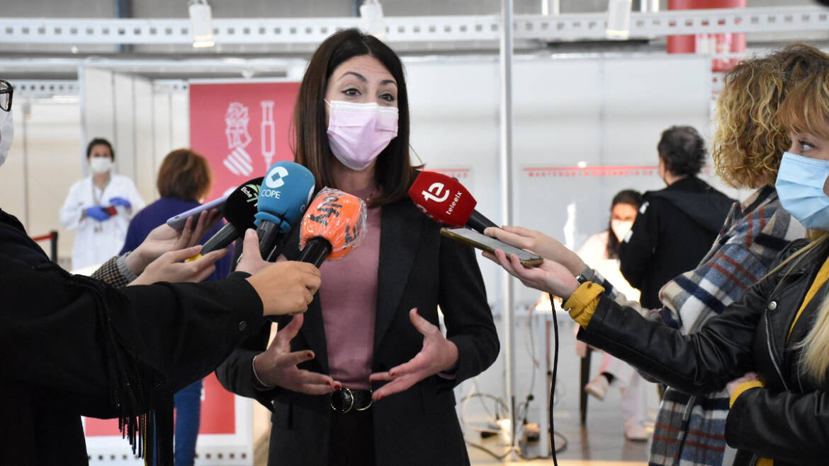 La concejala de Sanidad destaca la eficacia de la colaboración institucional en el proceso de vacunación en IFA