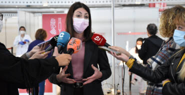 La concejala de Sanidad destaca la eficacia de la colaboración institucional en el proceso de vacunación en IFA