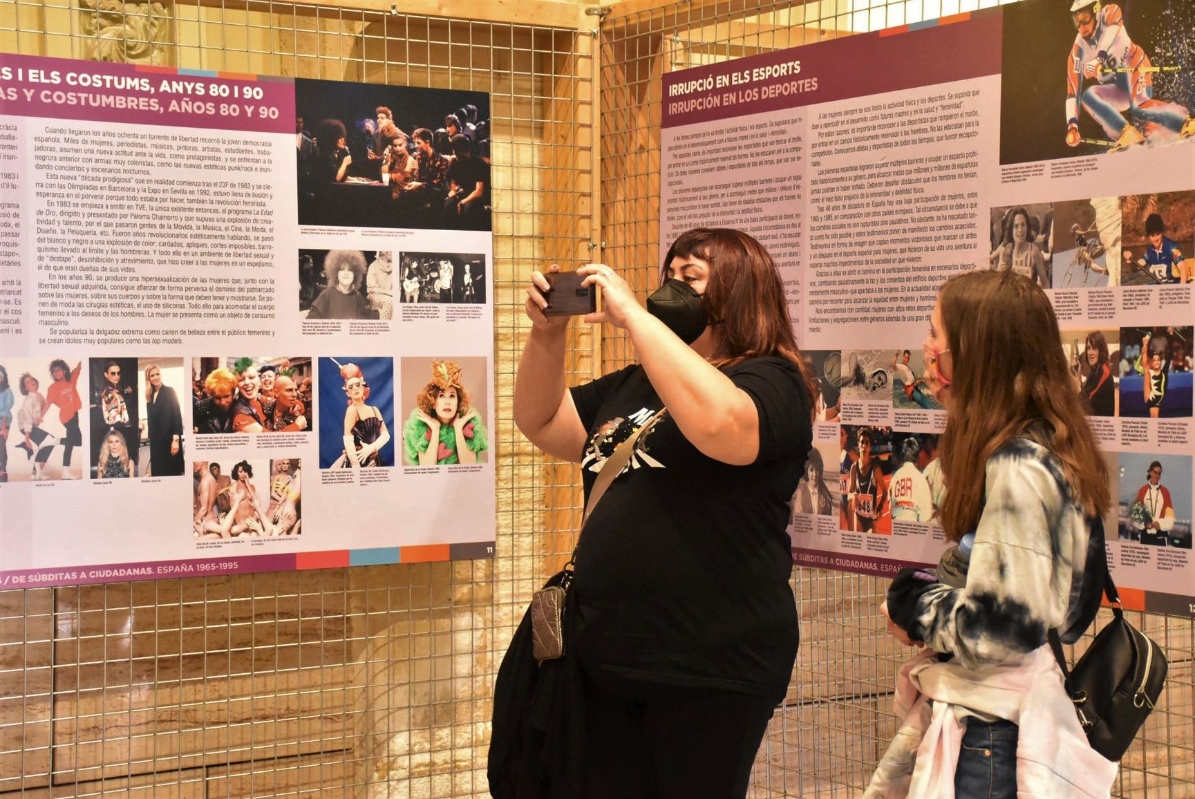 210511_MarianoValera_MargaAnton_Expo_DeSubditasACiudadanas_09