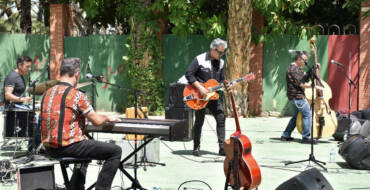 Gran éxito de acogida del espectáculo ‘¡El Rock and Roll también es cosa de niños y de padres!’ celebrado en la Rotonda del Parque Municipal de Elche