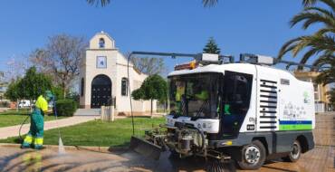 Comienzan a funcionar los nuevos vehículos de baldeo y barrido del nuevo servicio de limpieza “Elx verda i Neta”