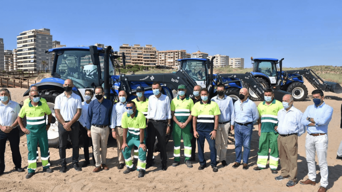 L’Ajuntament reforça els serveis de manteniment i neteja de les platges d’Elx amb una maquinària més moderna, eficient i sostenible