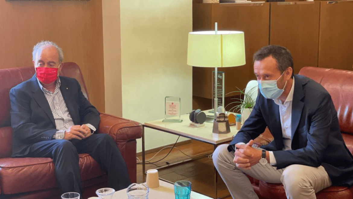 El Ayuntamiento de Elche impulsa la colaboración con Cruz Roja para relanzar su actividad en el municipio