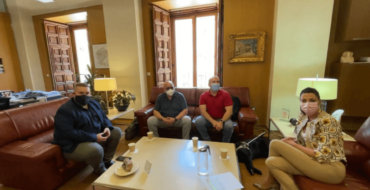 L’Ajuntament realitzarà una exhibició de gossos guia el mes d’octubre a la plaça de Baix per a visibilitzar la tasca que presten a les persones invidents