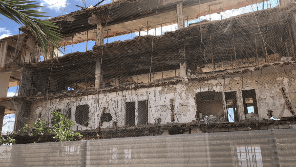 El derribo del antiguo hotel de Arenales del Sol comenzará antes de que termine este mes de junio