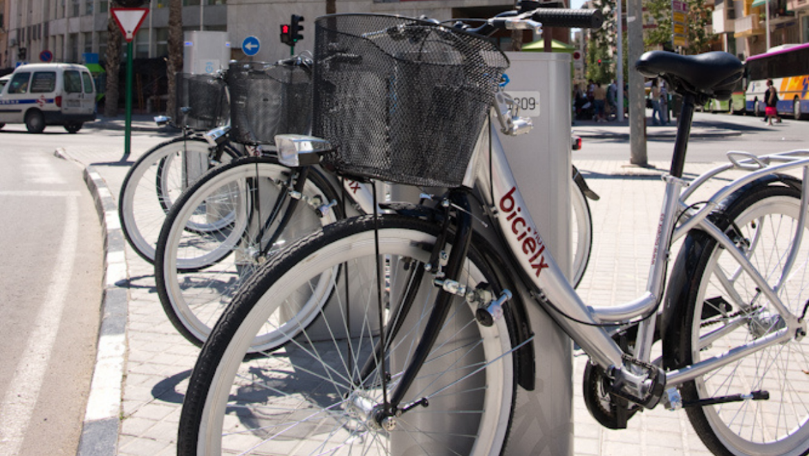 Mobilitat regala bons setmanals gratuïts del servei de lloguer de Bicielx per a celebrar el Dia de la Bicicleta