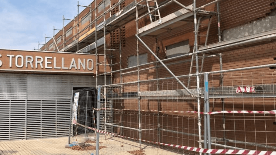 Educación adjudica de manera definitiva las obras de reparación de la fachada del IES Torrellano