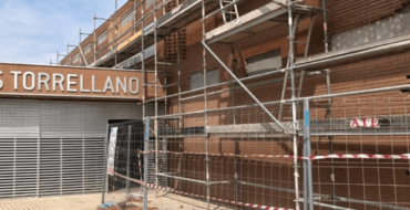 Educación adjudica de manera definitiva las obras de reparación de la fachada del IES Torrellano