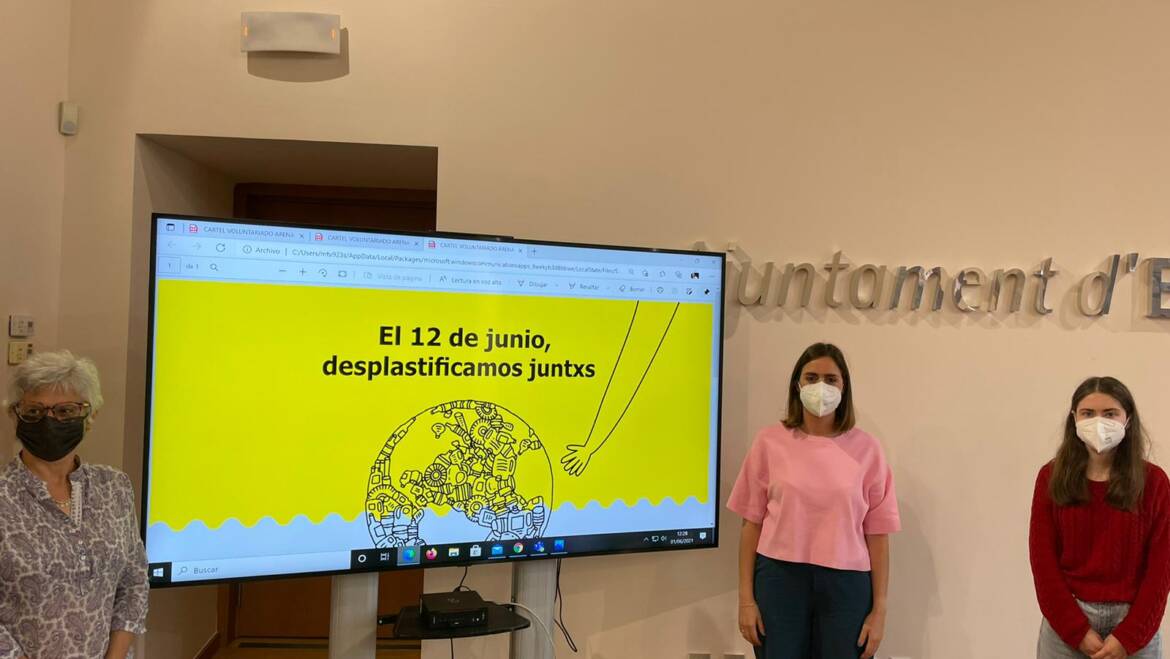 La Concejalía de Medio Ambiente colabora en dos campañas para eliminar los residuos plásticos en las playas de Elche