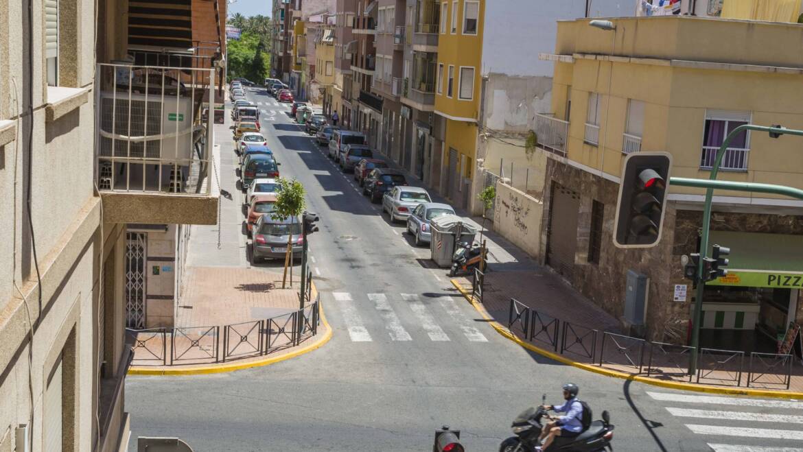 La Junta de Gobierno Local aprueba el proyecto que permitirá transformar la calle Olegario Domarco Seller en una zona verde y de prioridad peatonal