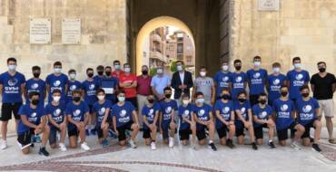 El alcalde felicita al infantil masculino del CV Elche-Salesianos tras proclamarse campeones de España