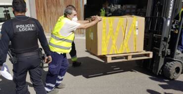 La Policia Local intercepta un vehicle que portava 51 paquets de tabac de contraban