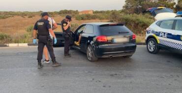 La Policía Local de Elche detiene a un hombre por circular sin carné y llevar 9,5 gramos de cocaína en el coche