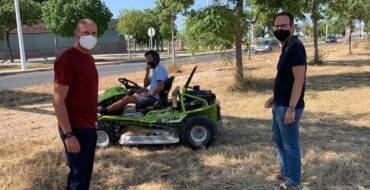 Parques y Jardines adquiere una máquina para realizar el desbroce respetando la protección de las especies autóctonas