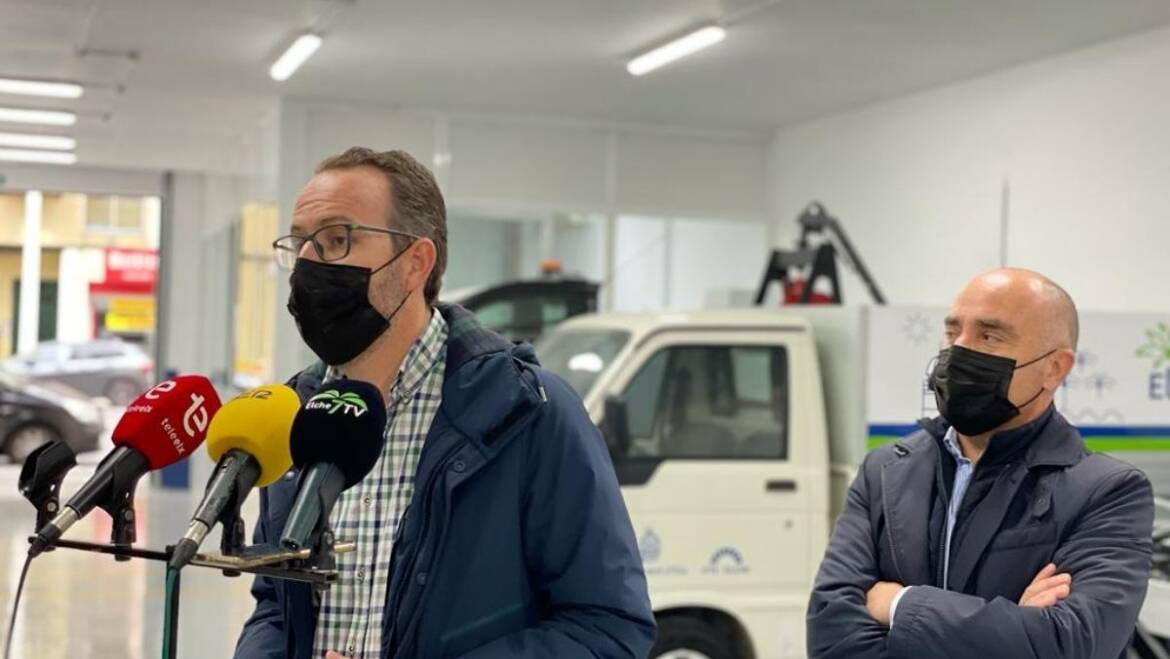 Limpieza estrena su nueva base auxiliar en Altabix para ampliar y mejorar su servicio en el barrio