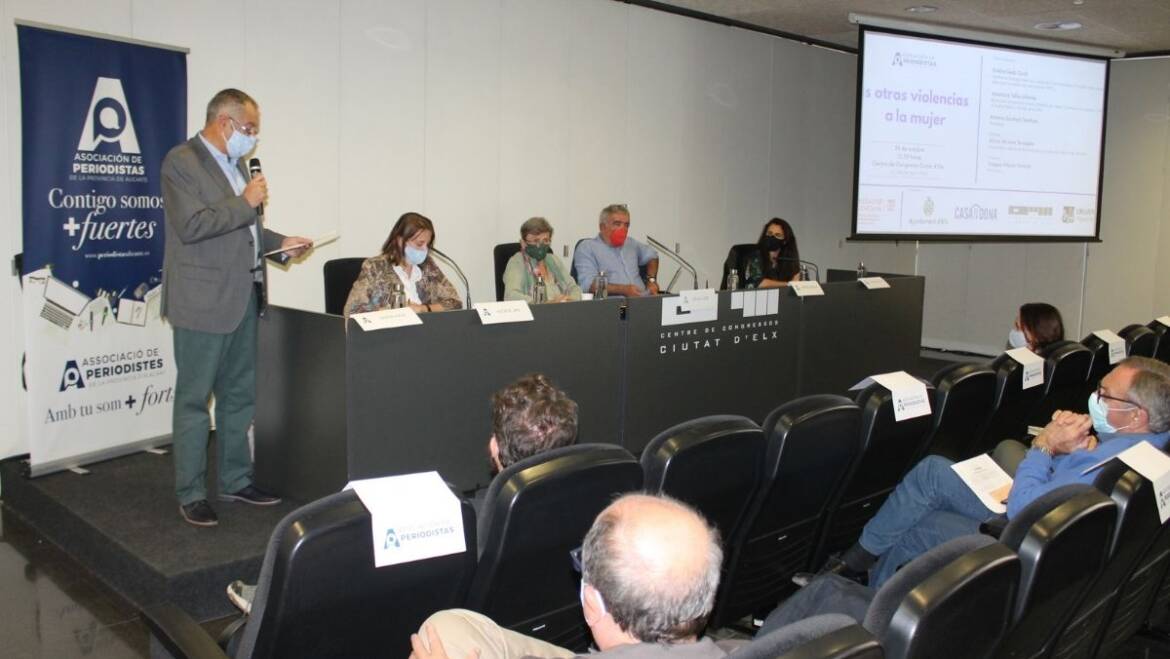 El Centro de Congresos acoge la mesa redonda ‘Las otras violencias a la mujer’ organizada por la Asociación de Periodistas de la Provincia de Alicante (APPA)