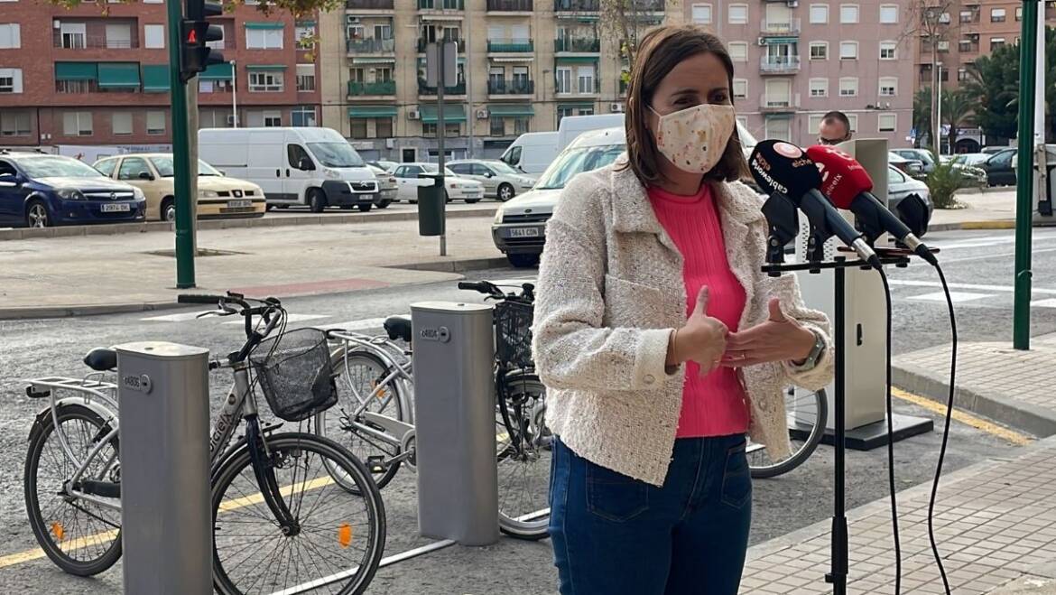 Movilidad pone en marcha la estación nº46 de Bicielx en la avenida de Las Cortes Valencianas