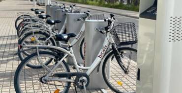 Movilidad pone en marcha una nueva estación de BiciElx en la Universidad Miguel Hernández