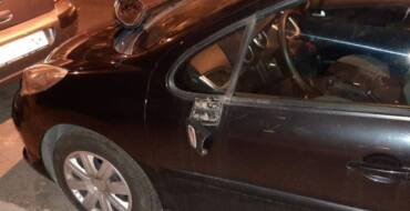 Dos detenidos por arrancar retrovisores de vehículos estacionados en Altabix