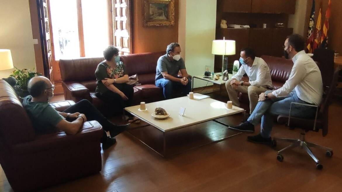 El Ayuntamiento relanza y moderniza la empresa pública Espais Verds