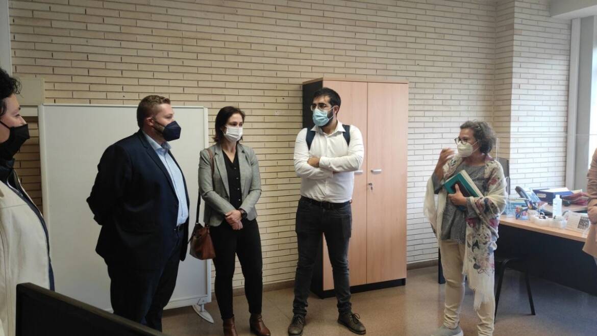 La Generalitat y el Ayuntamiento de Elche analizan la puesta en marcha de la oficina de Vivienda en el municipio