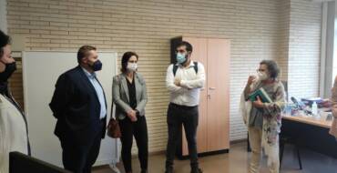 La Generalitat y el Ayuntamiento de Elche analizan la puesta en marcha de la oficina de Vivienda en el municipio