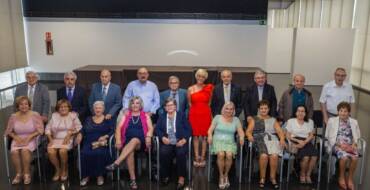 El Ayuntamiento rinde un emotivo homenaje a 26 matrimonios ilicitanos en sus “Bodas de Oro”