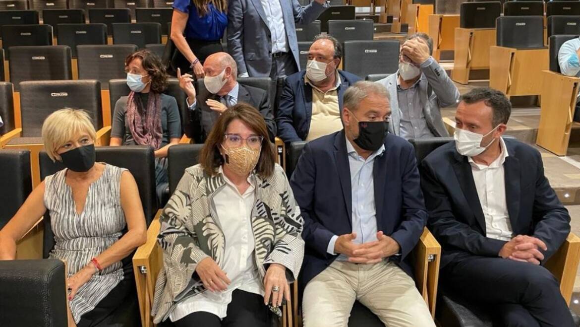 La Conselleria mantiene una toma de contacto con empresarios y universidades para marcar la hoja de ruta del Centro de Envejecimiento