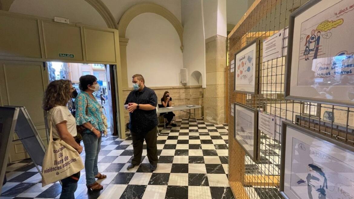 Las Clarisas alberga hasta el próximo 24 de octubre una exposición de dibujos de niños víctimas de violencia de género