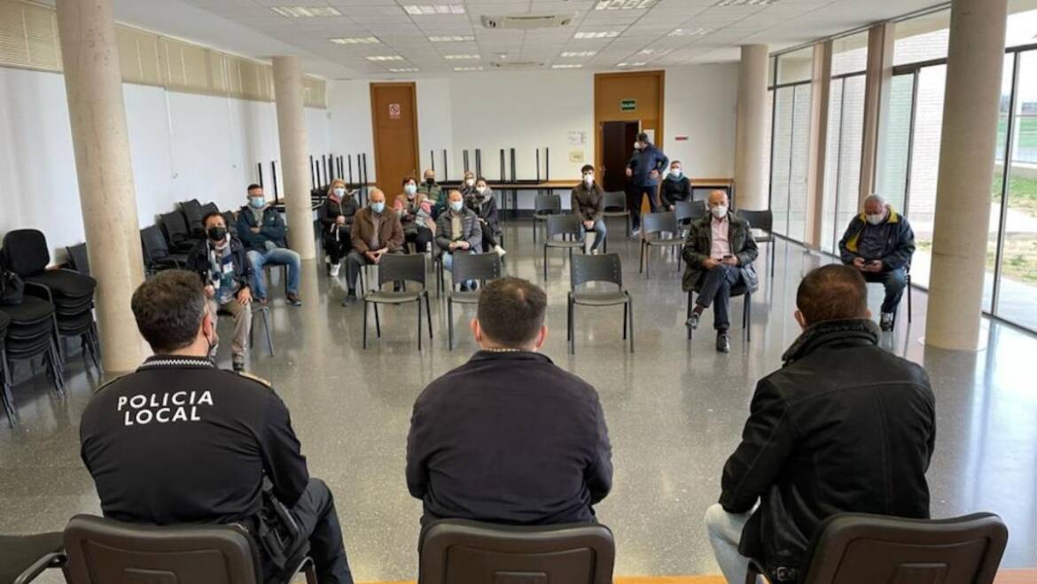 La Concejalía y la Policía Local estrechan su colaboración con los vecinos de Valverde para reforzar la seguridad en la pedanía