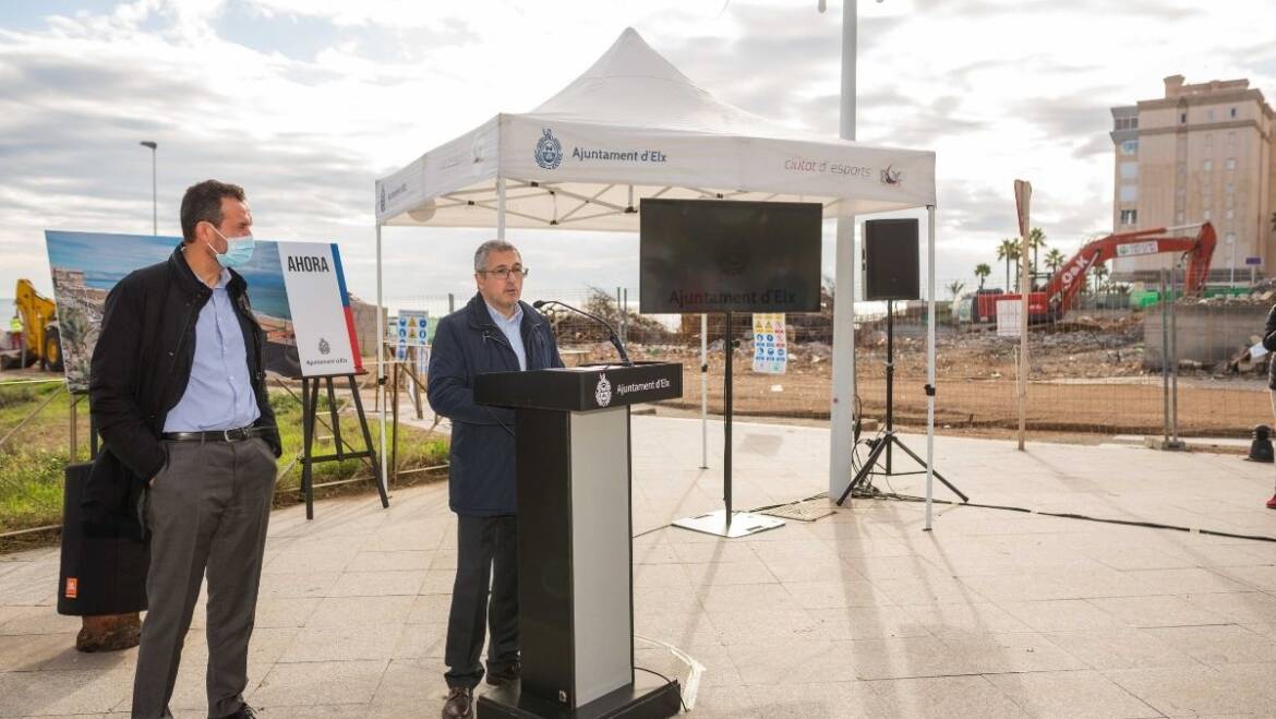 El Ministerio de Medio Ambiente pone el derribo del hotel de Arenales como ejemplo para actuaciones similares en el resto de España