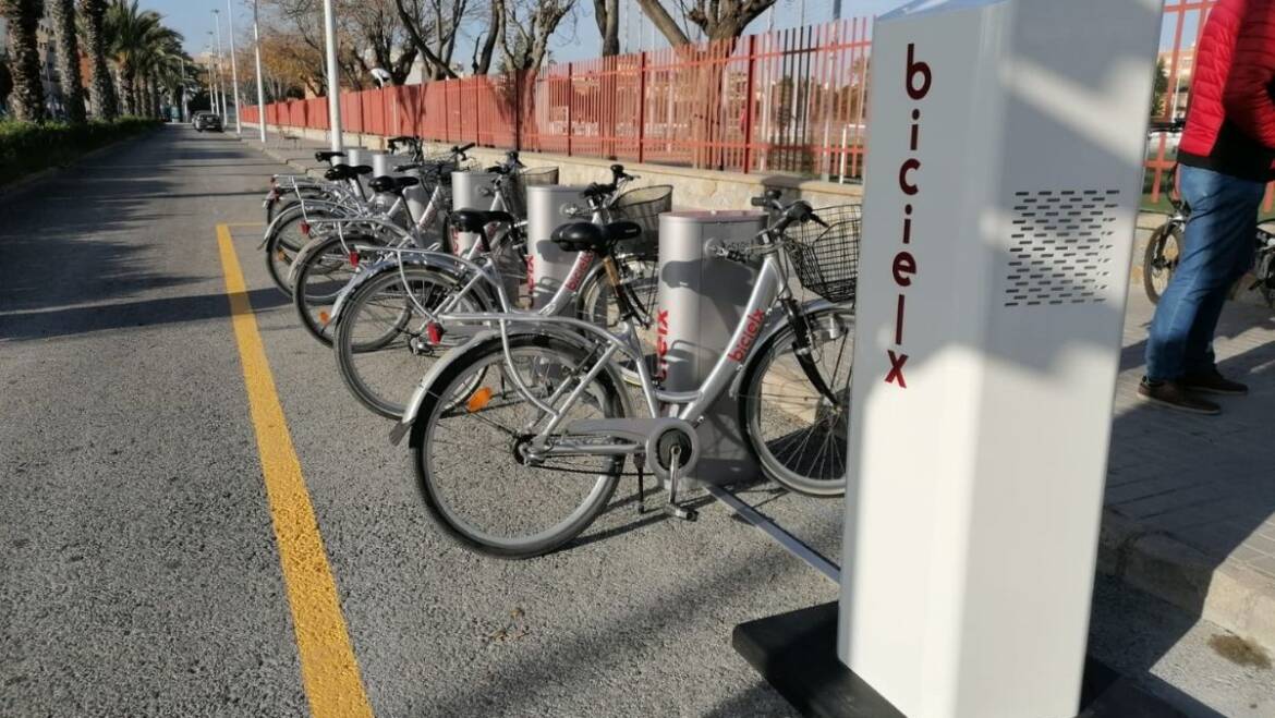 Mobilitat Sostenible posa en funcionament a la Ciutat Esportiva l’estació número 50 de Bicielx