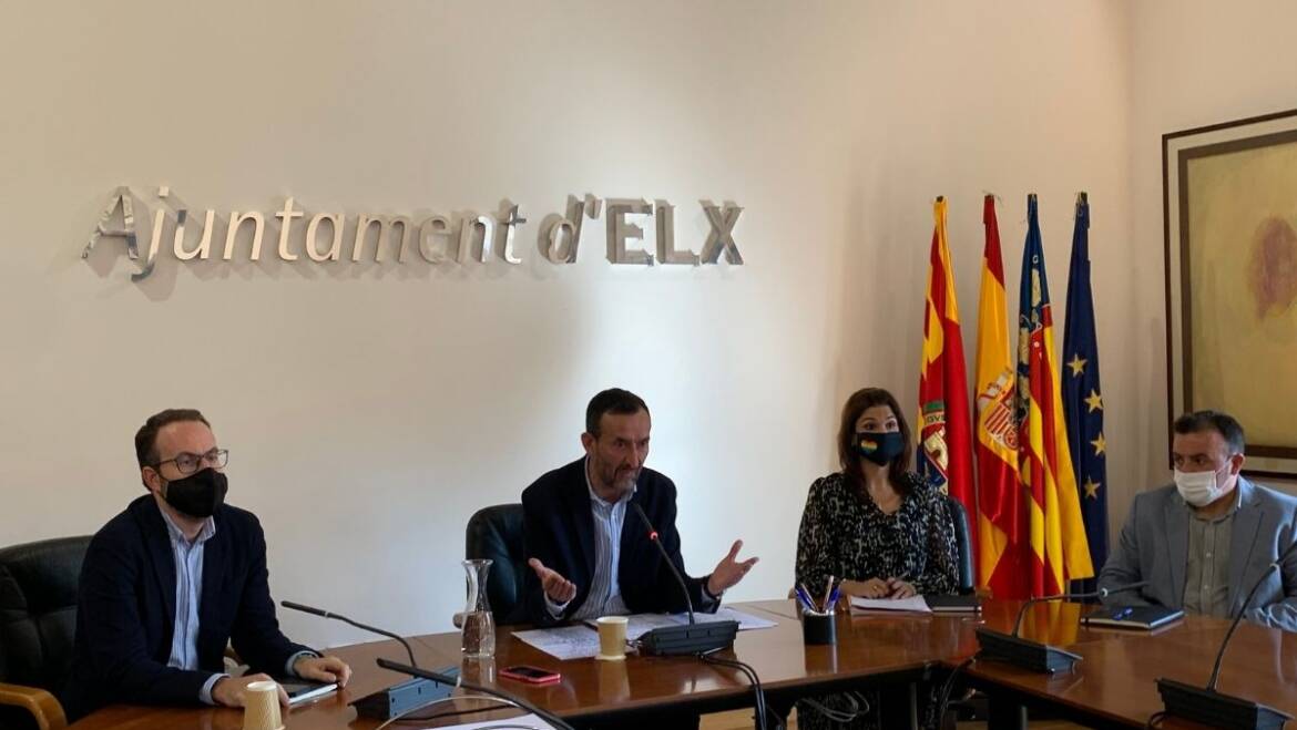 El alcalde y la edil de Cultura explican a la Junta de Portavoces el error técnico que propició que las obras de exhumación se iniciaran sin contrato