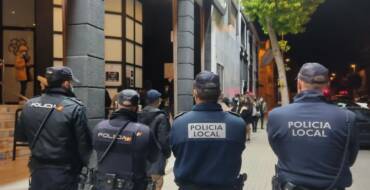 La Policía Local denuncia a un restaurante por no solicitar el pasaporte covid a su clientela