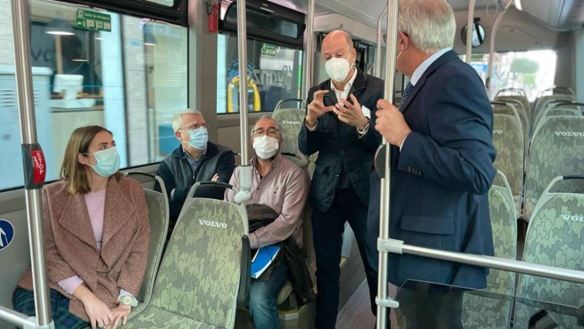 Elche pone en circulación a modo de prueba un nuevo autobús 100% eléctrico