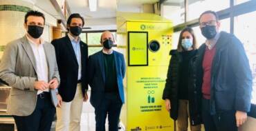 L’Ajuntament d’Elx instal·la als mercats municipals contenidors amb un sistema de recompensa per a fomentar el reciclatge