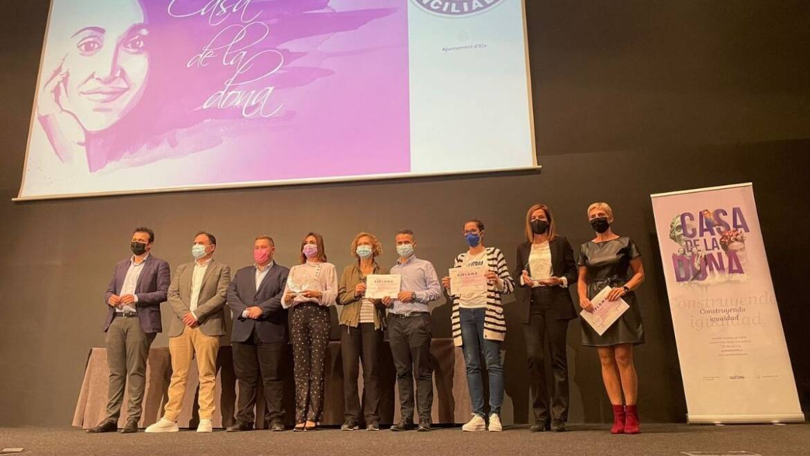 El Ayuntamiento premia a Zataca Systems e Inox Elx por su labor conciliadora