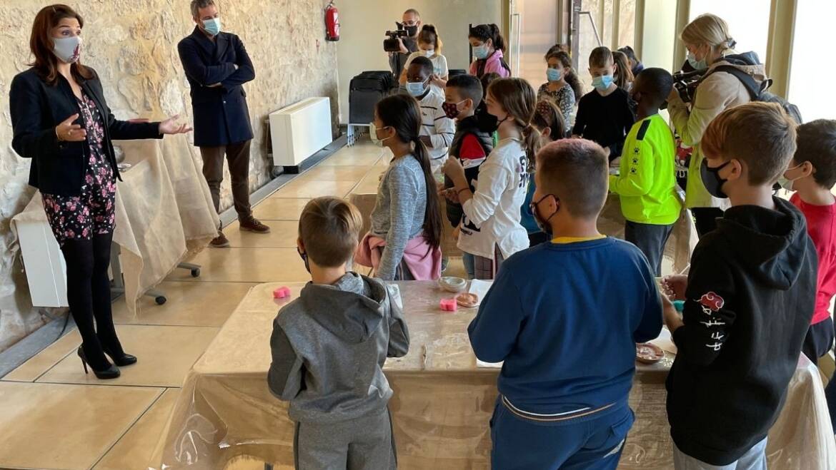 El MAHE acosta la història als seus visitants a través dels tallers didàctics dirigits a famílies i a escolars
